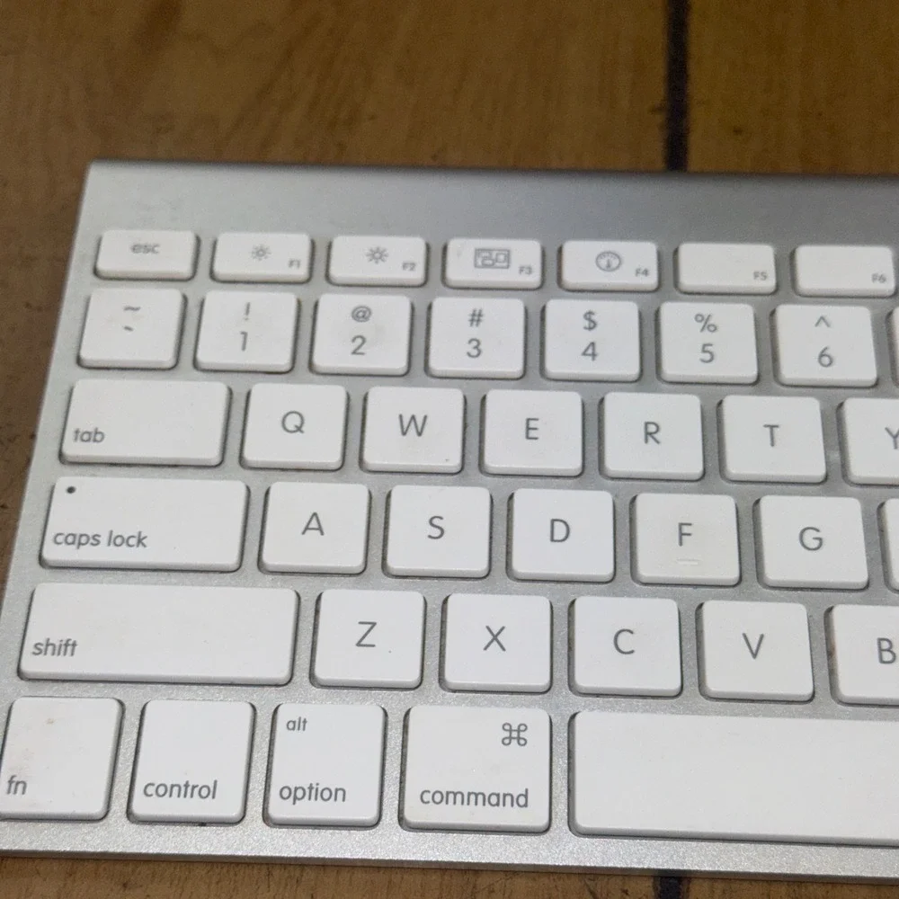 Apple‎ Wireless Keyboard Silver White Bluetooth Model A1314 Mac iPad parts